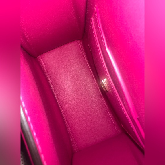 New Salvatore Ferragamo women’s bag with dust bag included - Picture 13 of 16